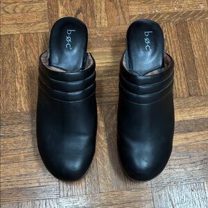b.o.c. Women's Black Leather Mules